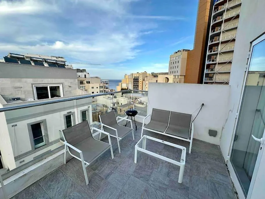 Paceville Sea View Penthouse With Jacuzzi! San Giuliano Malta